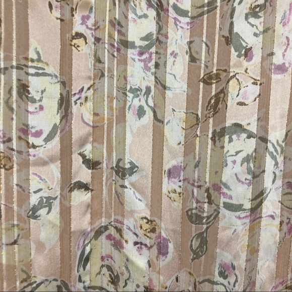 CHELSEA & VIOLET FLORAL VICTORIAN V NECK BLOUSE, XS - Picture 11 of 11